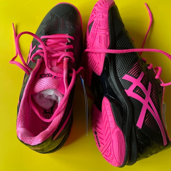 ASICS Tennis Shoes - Picture 2 of 4